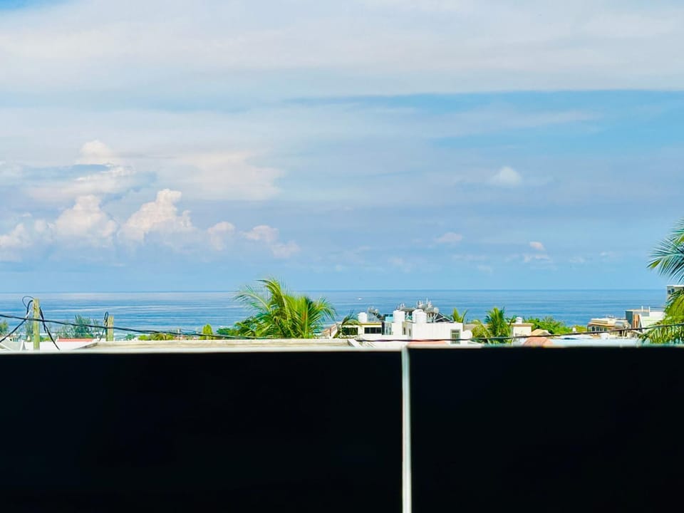 Amazing Sunset view rooftop. Villa in Flic en Flac