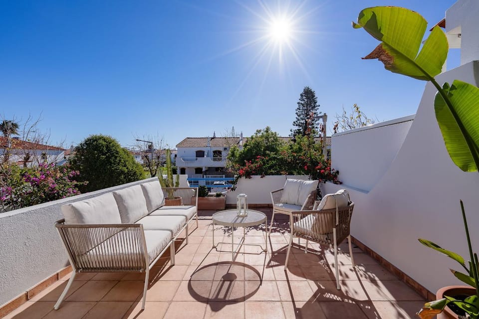 View (from property/room), Balcony/Terrace, Seating area