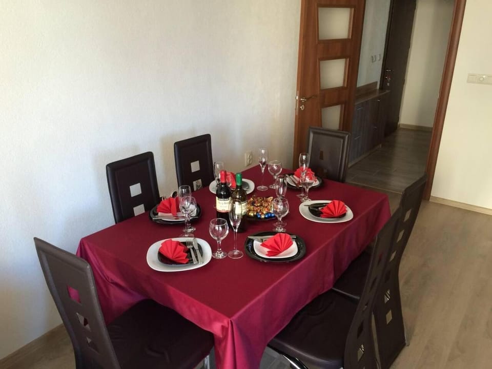 2-Bed - Sleeps 4 - w Parking Apartment in Blagoevgrad
