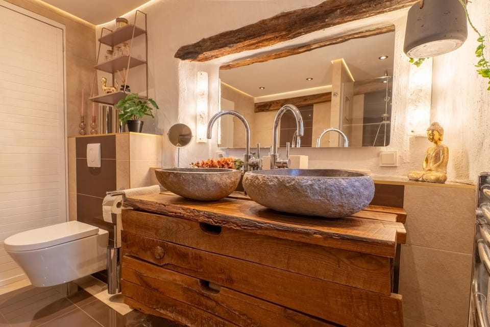 Bathroom, Living room