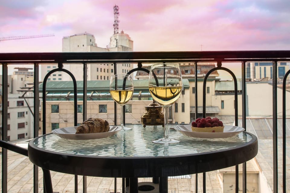 Day, View (from property/room), Balcony/Terrace, Dining area, City view