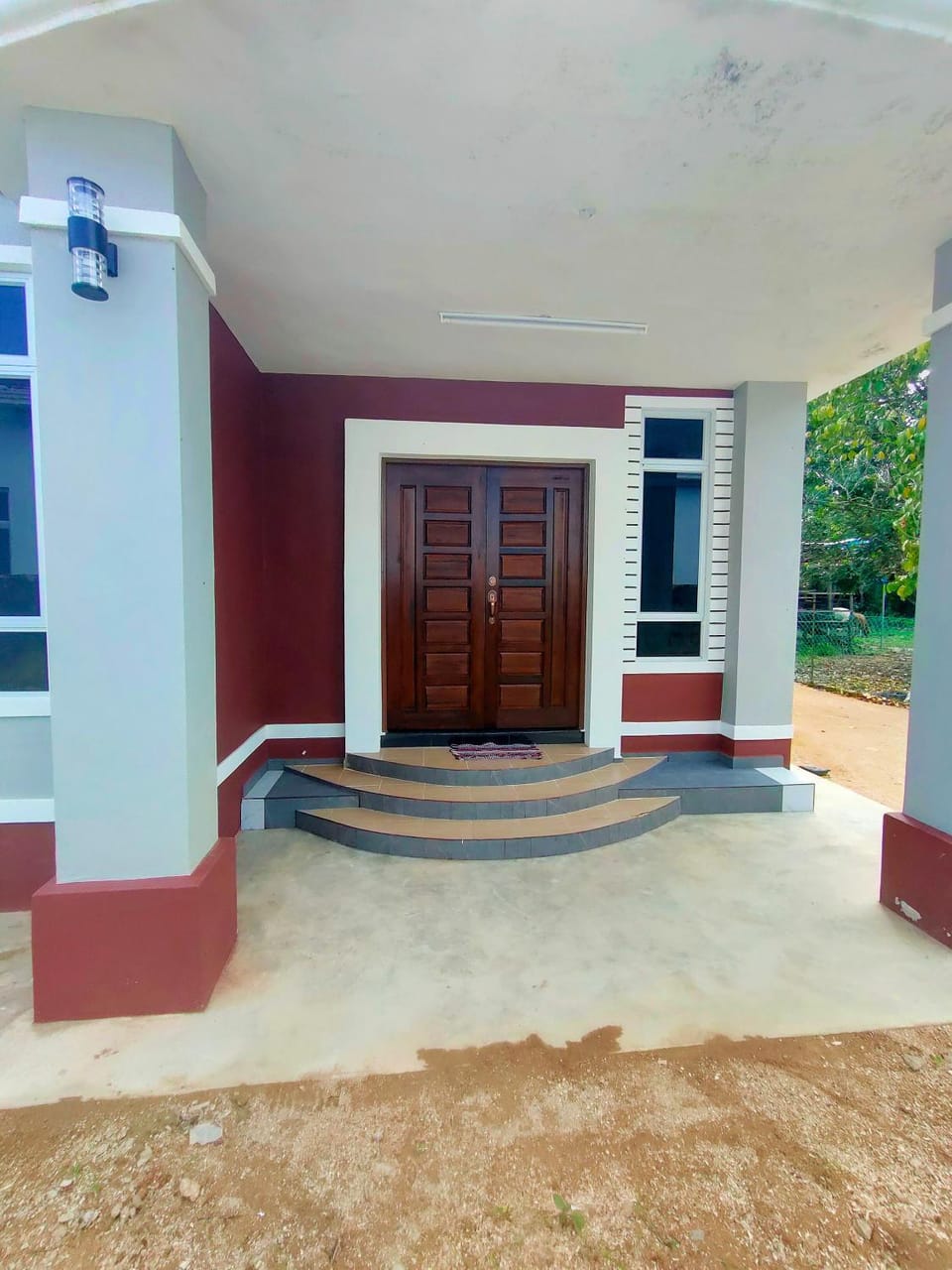 Facade/entrance