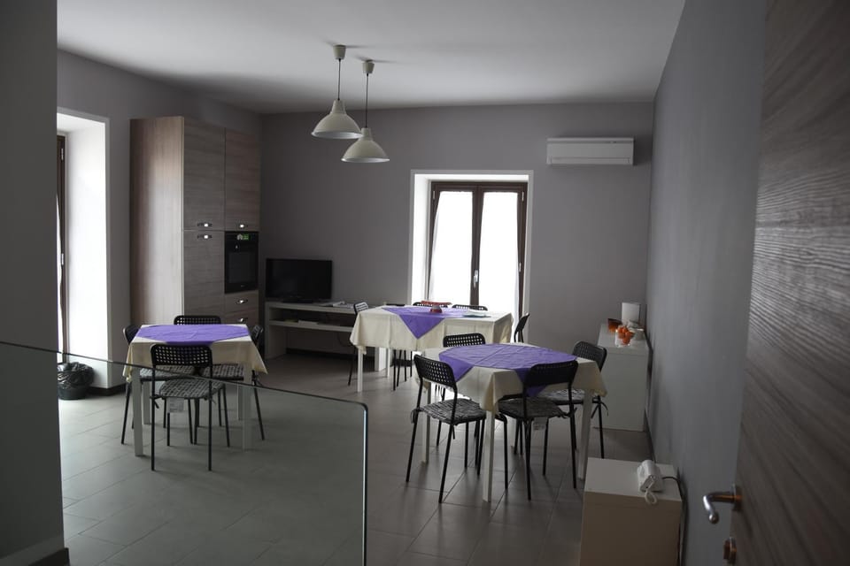 Communal lounge/ TV room, Communal kitchen
