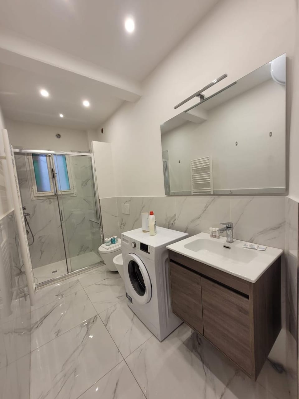 Spacious & Trendy 2BR apartment Apartment in Florence