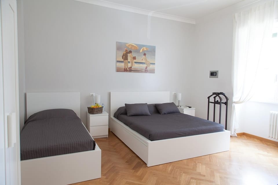 Day, Photo of the whole room