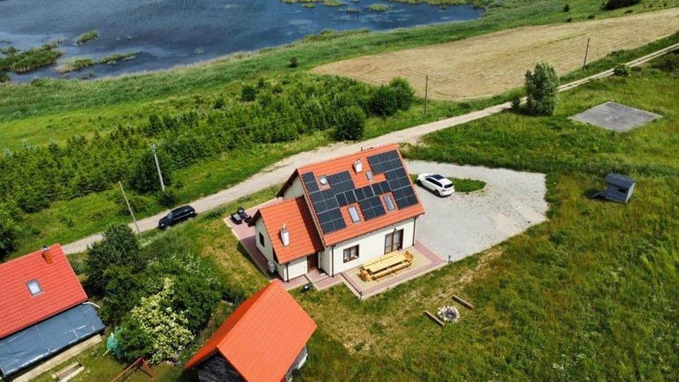 Property building, Day, Natural landscape, Bird's eye view, Lake view, Street view, Parking