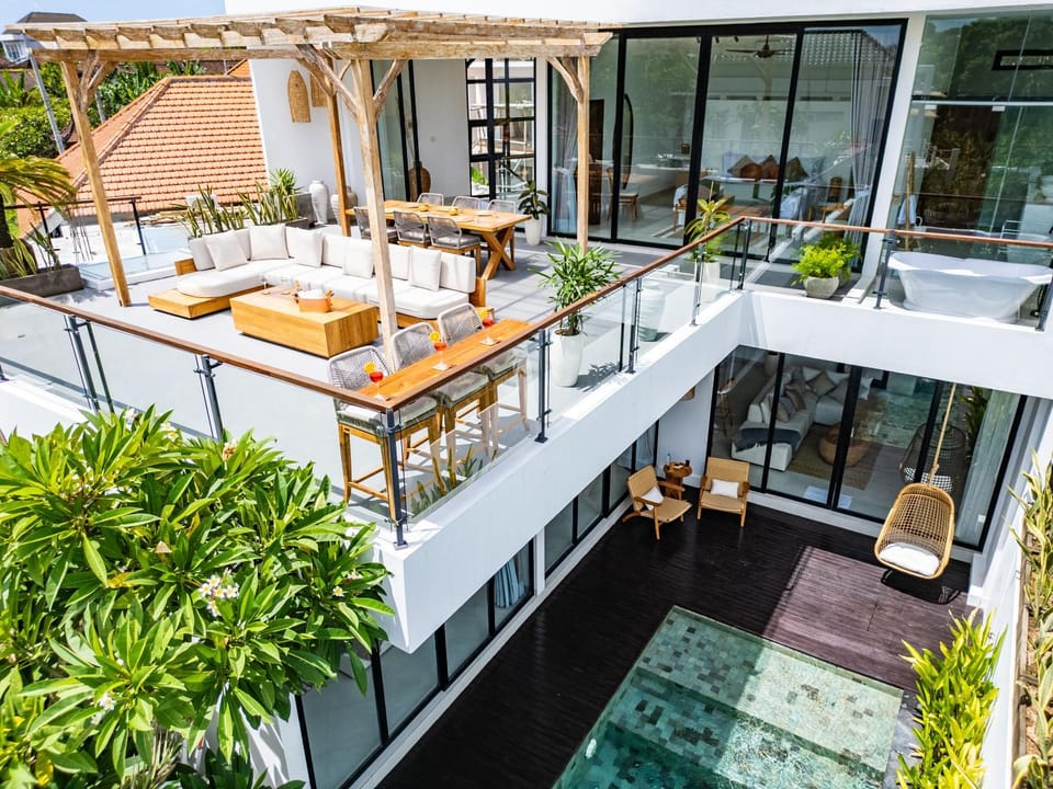 Property building, Patio, Garden, Balcony/Terrace, Seating area, Garden view, Pool view, Swimming pool