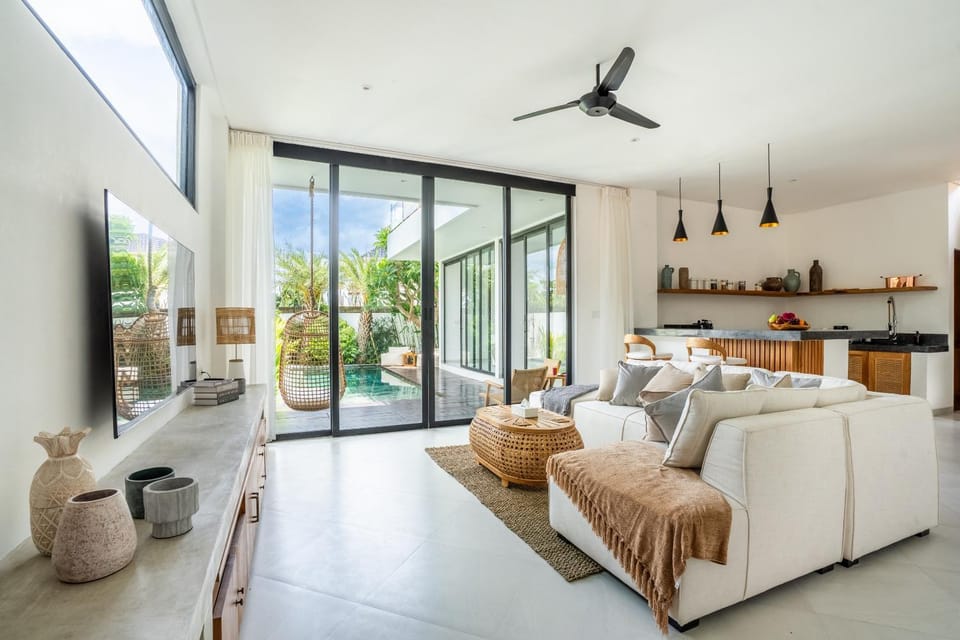TV and multimedia, Living room, Seating area, Pool view, Area and facilities, fireplace
