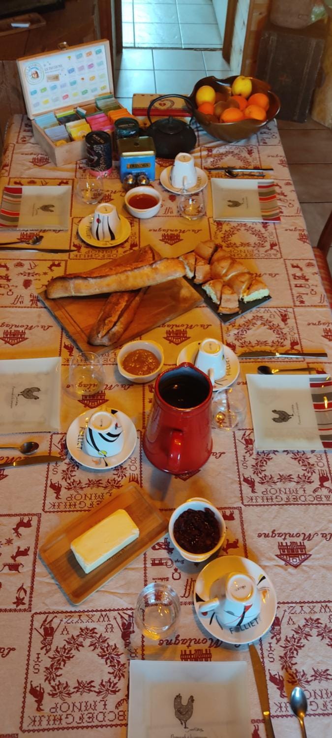 Property building, Breakfast
