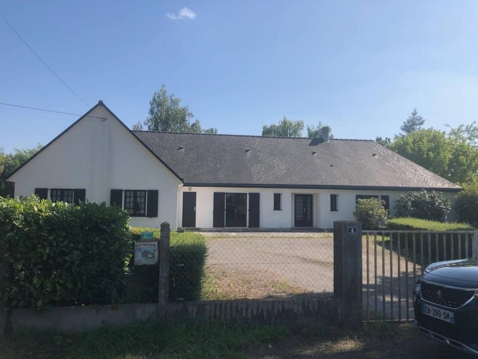Property building, Facade/entrance, Off site