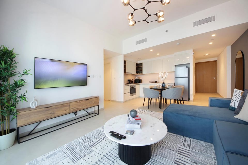 TV and multimedia, Seating area, Dining area