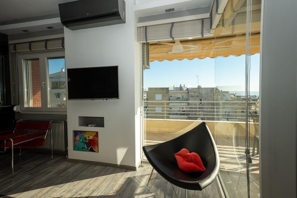 TV and multimedia, Balcony/Terrace, Living room, Seating area