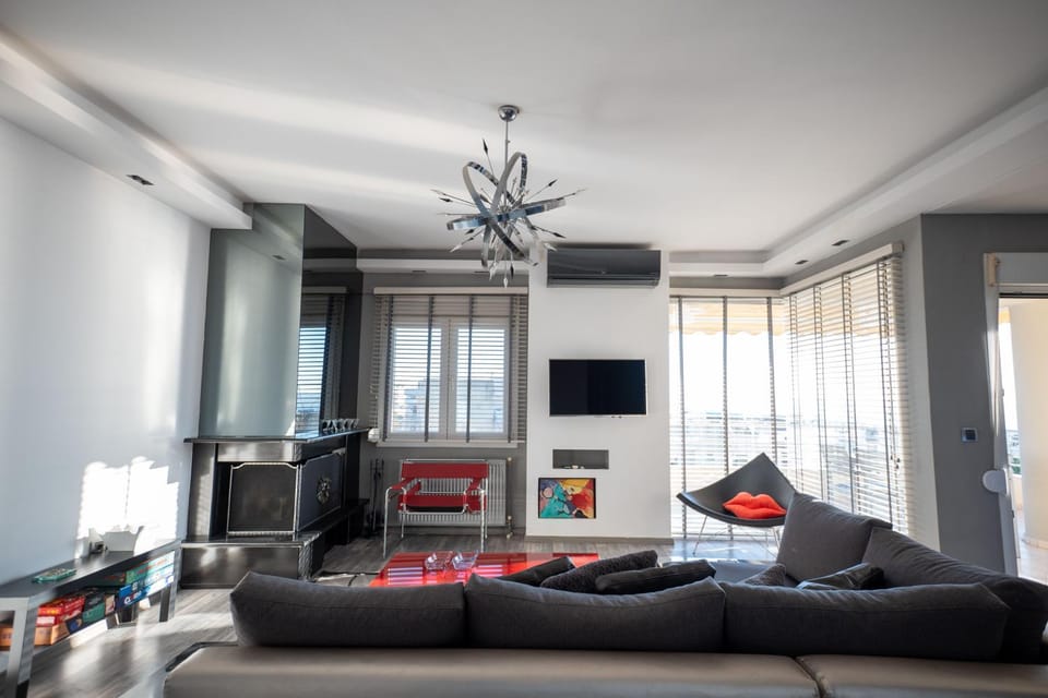 TV and multimedia, Living room, Seating area, air conditioner