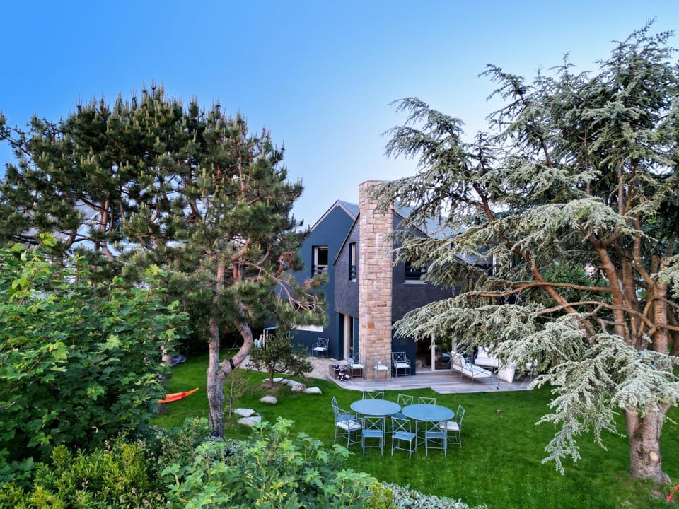 Property building, Garden, Garden view