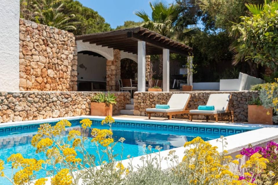 Property building, Garden, Pool view