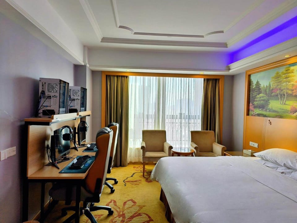 Vienna International Hotel Shenzhen Xiashuijing Metro Station Hotel in Shenzhen