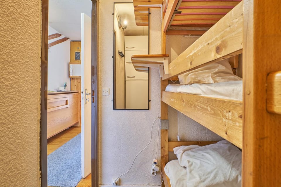 Property building, Living room, Bedroom
