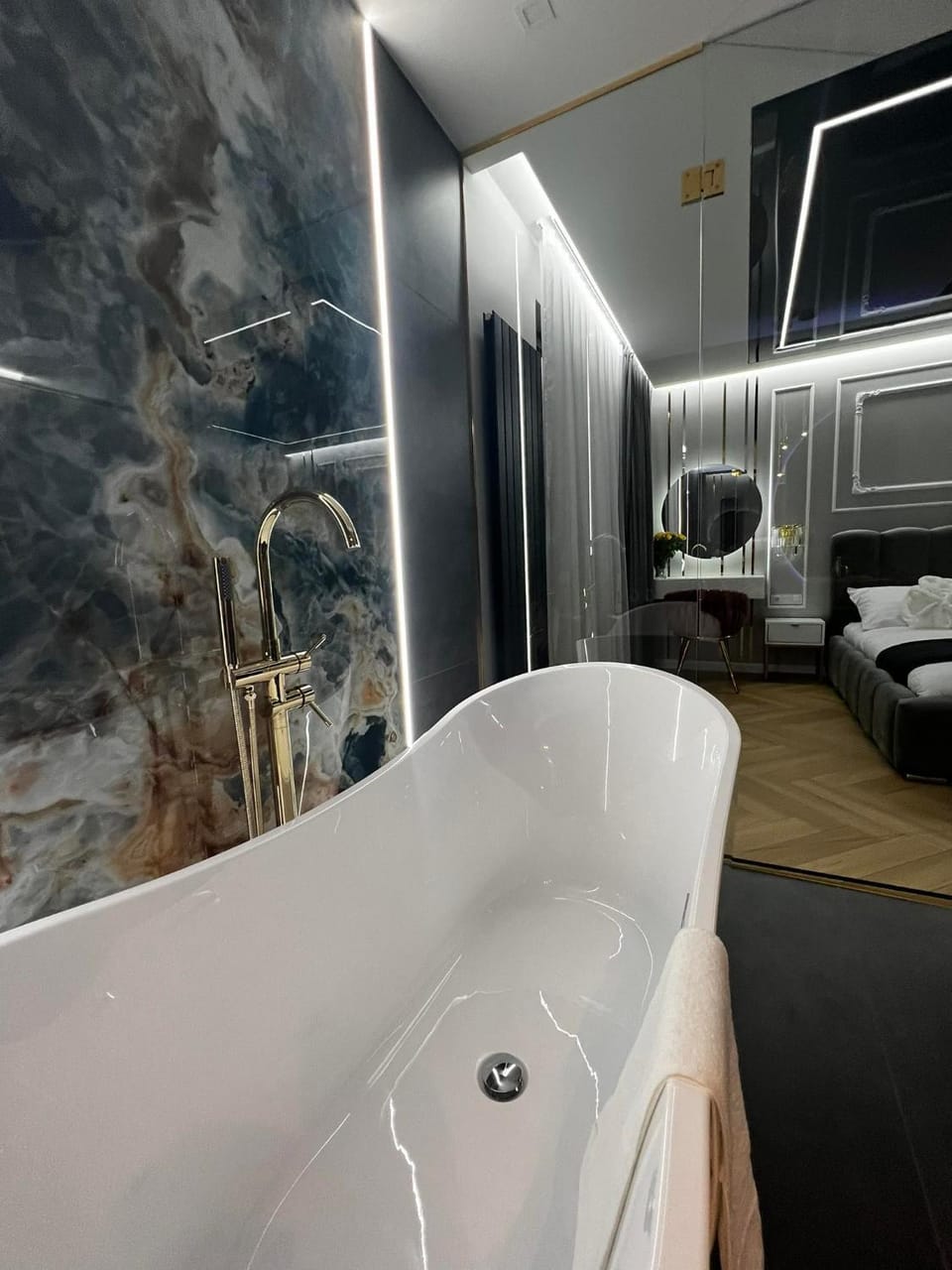 Bed, Bathroom, Bedroom