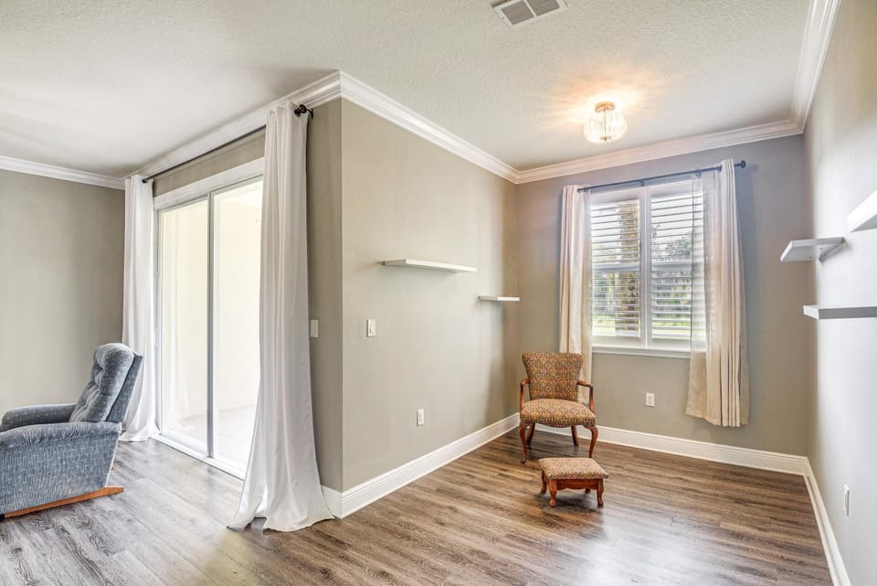 Palm Coast Townhome w/ Pool Access ~ 4 Mi to Beach House in Palm Coast