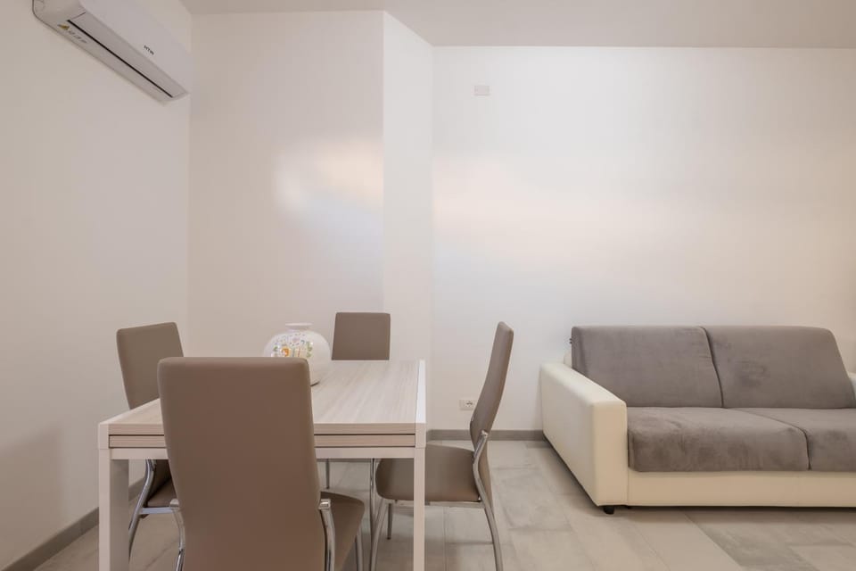 Living room, Seating area, Dining area, air conditioner