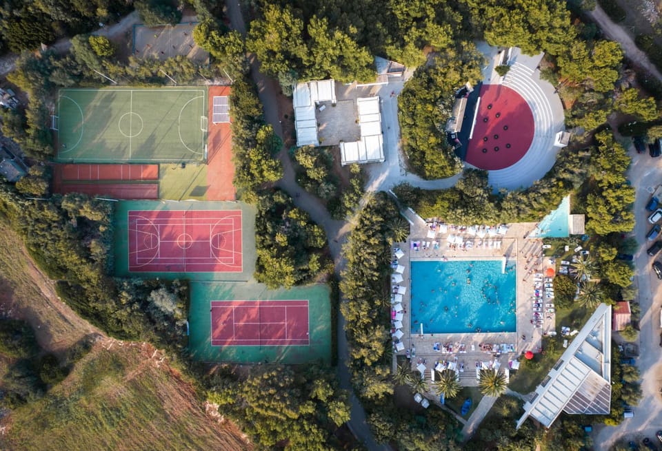 Bird's eye view, Tennis court, Swimming pool