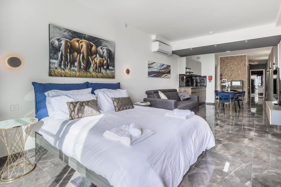 Spinola Studio Deluxe, StJulians Apartment in Saint Julians