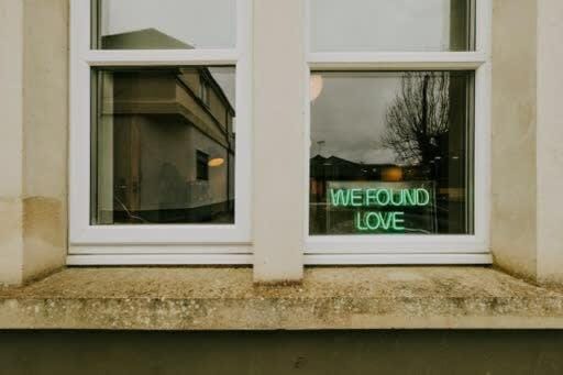 The unicorn's house sleeps 10 people Apartment in Bristol