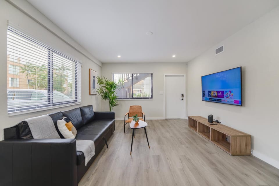TV and multimedia, Seating area