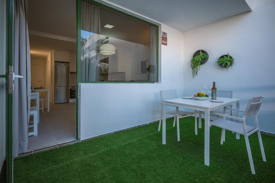 Patio, Dining area