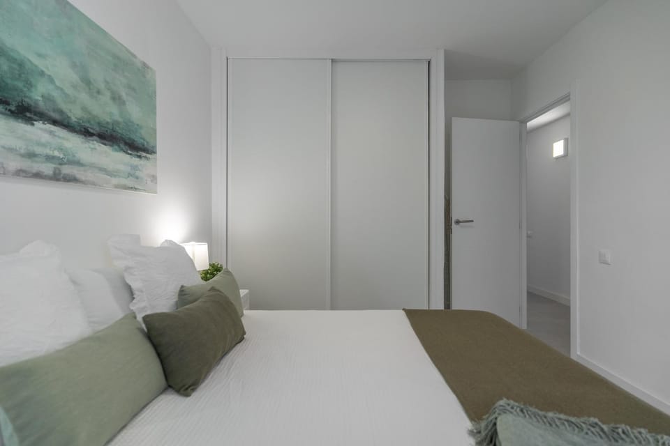 Bed, Photo of the whole room, Bedroom, wardrobe