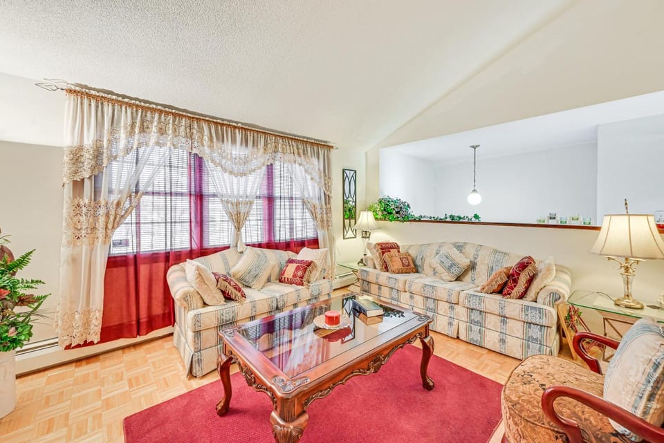 Vintage Windsor Home: Private Yard & Covered Deck House in Connecticut