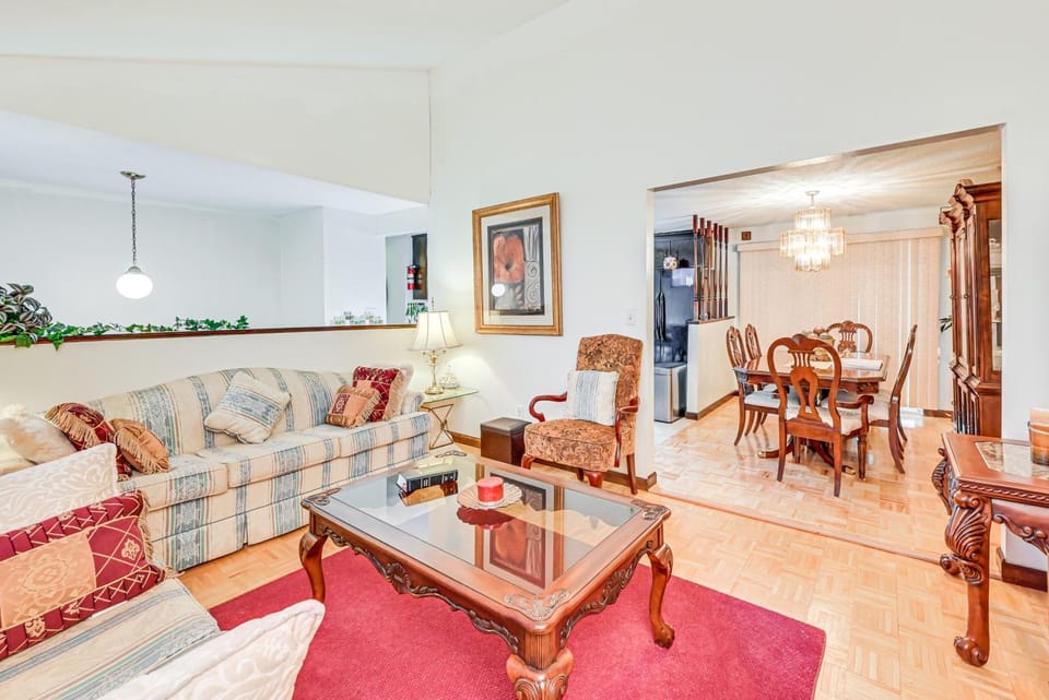Vintage Windsor Home: Private Yard & Covered Deck House in Connecticut