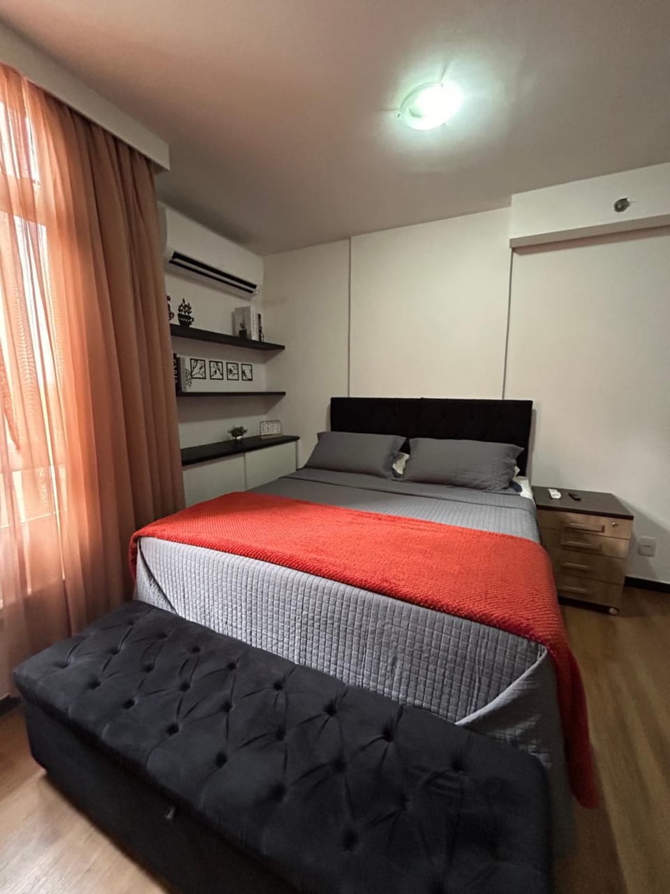 Bed, Photo of the whole room, Bedroom