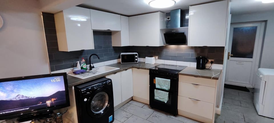 Kitchen or kitchenette, minibar, pet friendly, stove, toaster