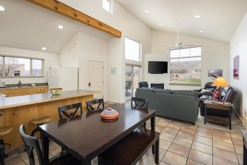 Rim Village H1 House in Utah