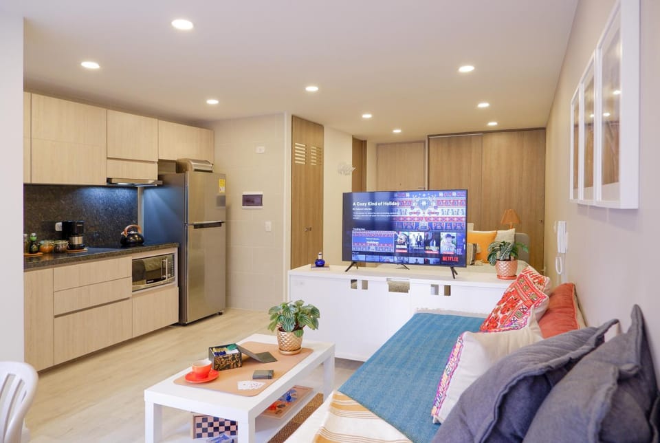 TV and multimedia, Kitchen or kitchenette, Living room, Photo of the whole room, Seating area, kitchen