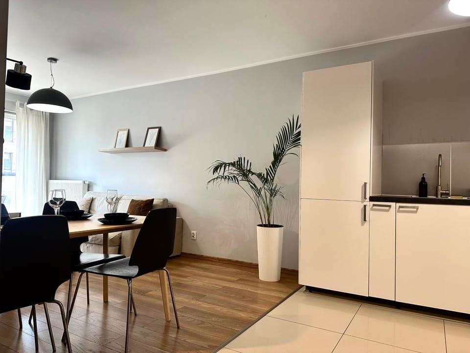 DMOWSKIEGO 19C- Self Check-In 20h ~ LIFT Apartment in Wroclaw