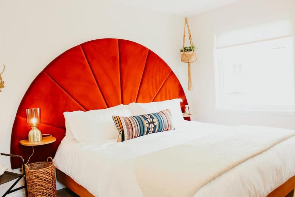 New Downtown Hailey Condo with Rooftop Hot Tub House in Hailey