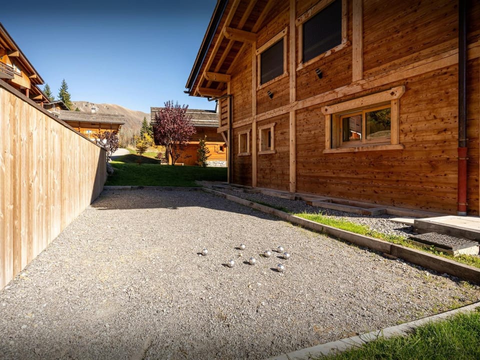 Activities, Area and facilities