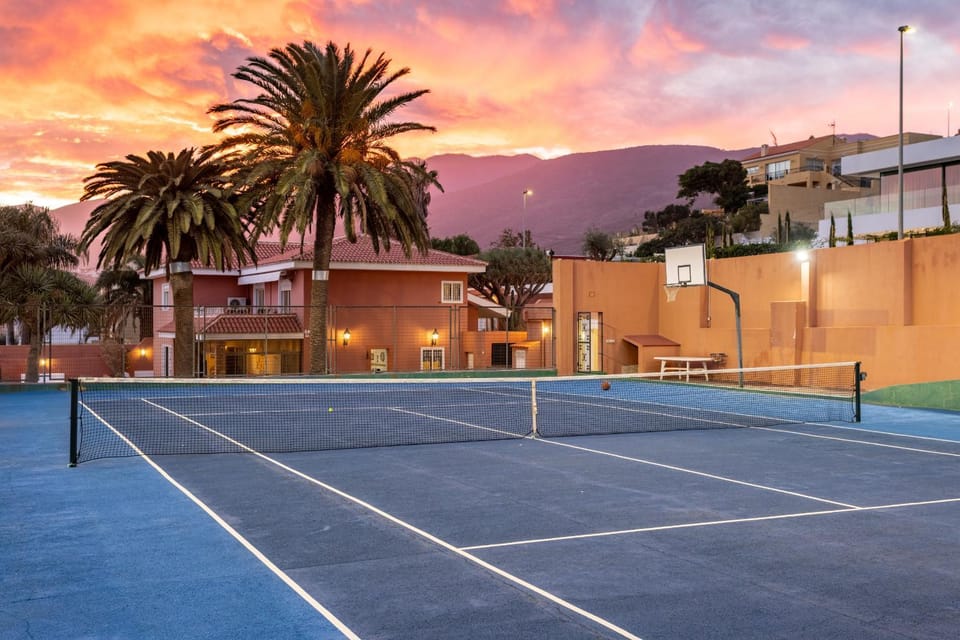 Tennis court, Sunset