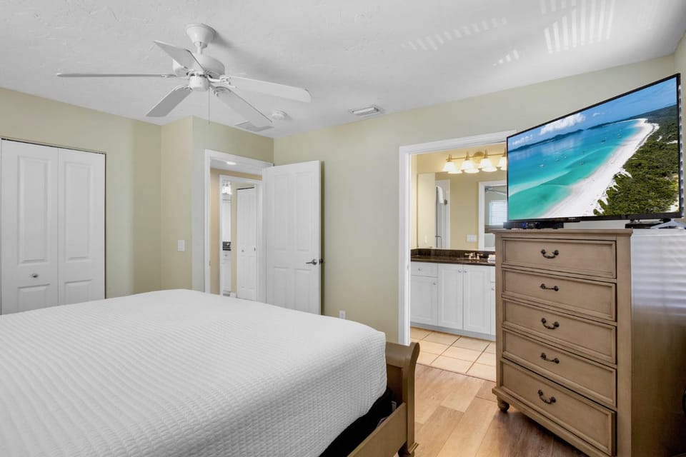 Seabreeze Cottage House in Holmes Beach