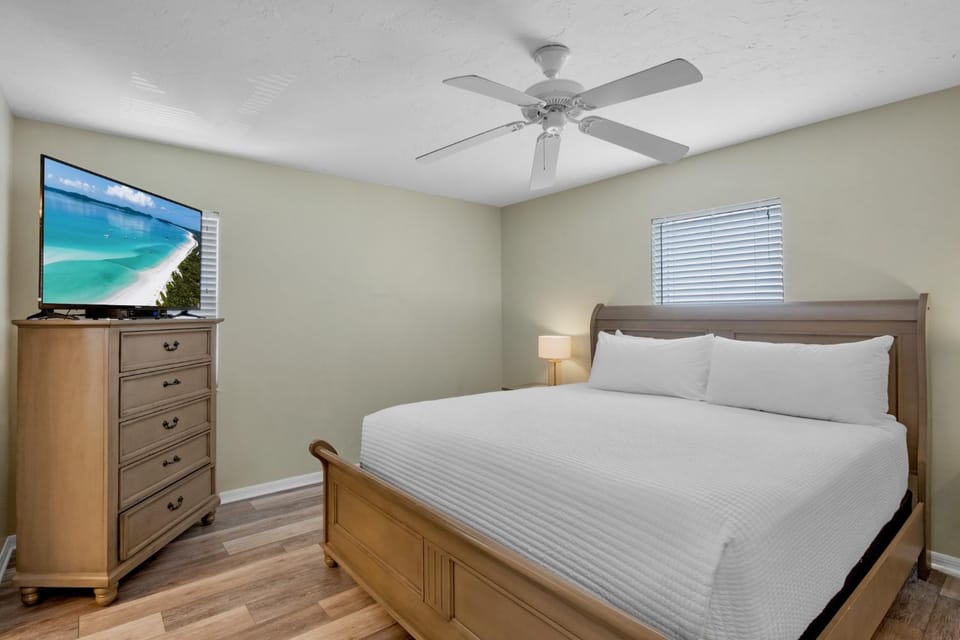 Seabreeze Cottage House in Holmes Beach