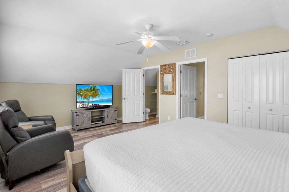 Seabreeze Cottage House in Holmes Beach