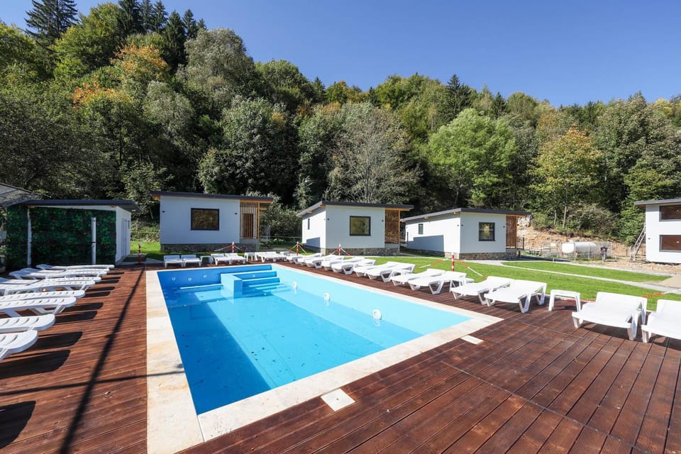 Pool view, Swimming pool, sunbed
