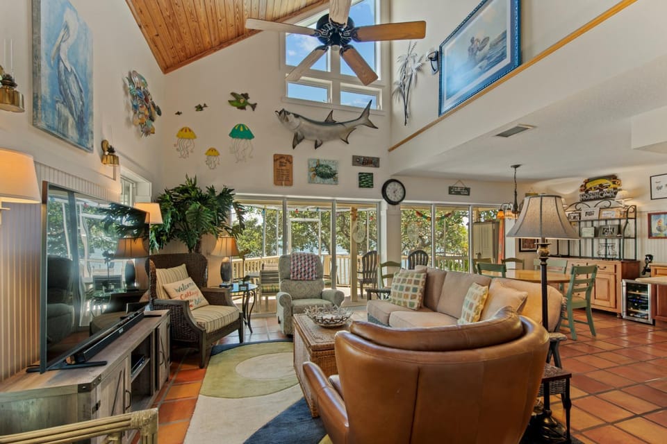 Waters Edge Cottage House in Bradenton Beach