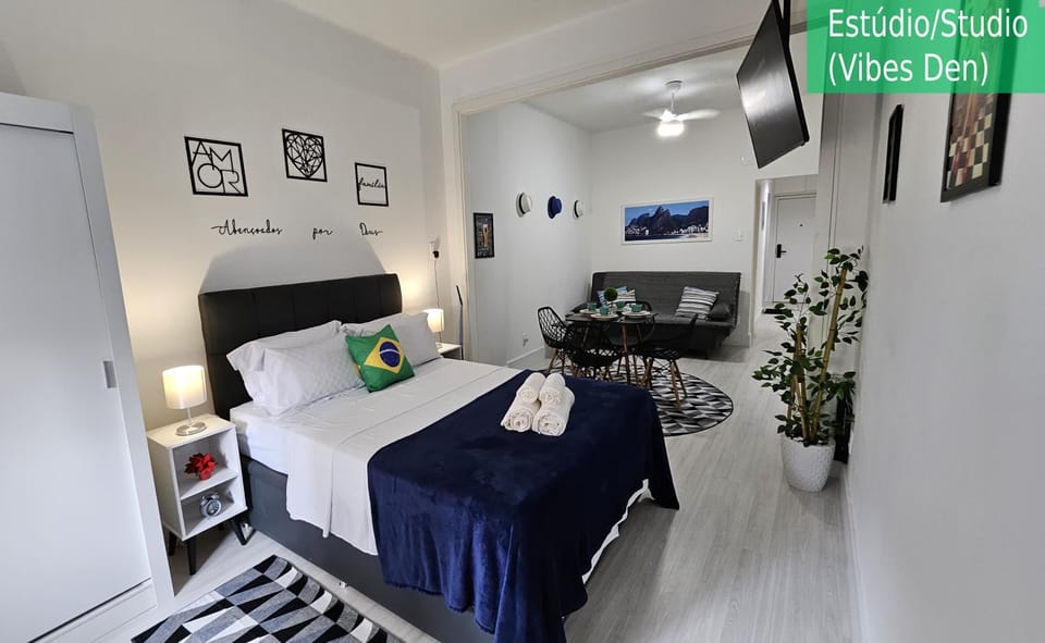 Communal lounge/ TV room, Bed, TV and multimedia, Photo of the whole room, Evening entertainment, Bedroom, towels