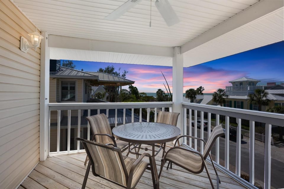 Ocean Sunset House in Anna Maria Island