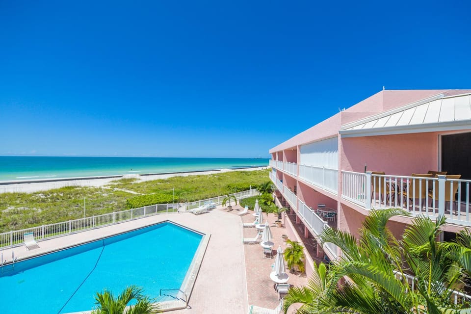 Balcony/Terrace, Beach, Pool view, Swimming pool