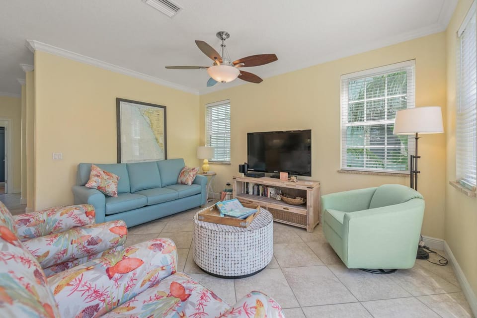 Mango Breeze House in Holmes Beach