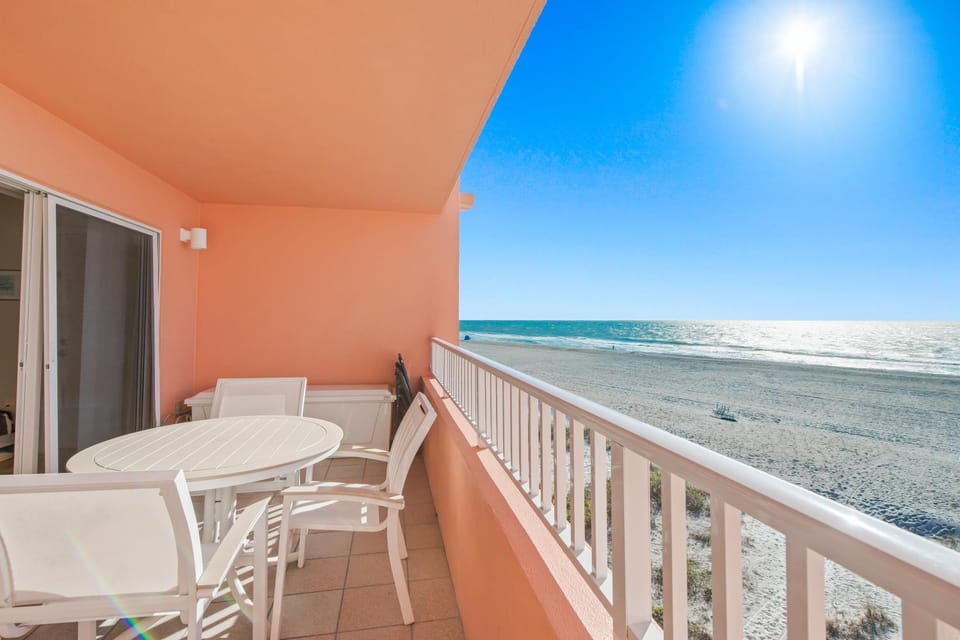 Coquina Beach Club 204 Apartment in Bradenton Beach